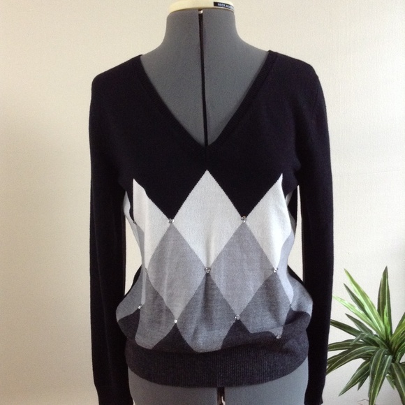 New York & Company V-Neck Argyle Sweater - Picture 1 of 7